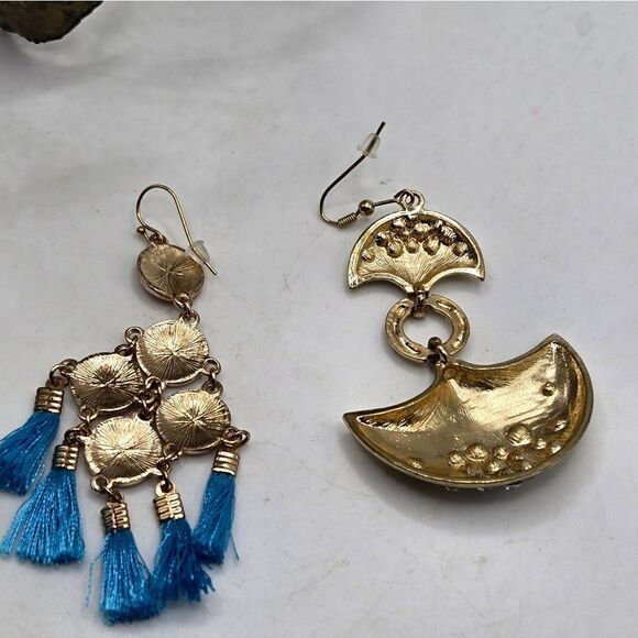 "5/$25" Mismatched Goldtone Bali Boho Goldtone Blue Tassel Dangle Earrings - Picture 6 of 8